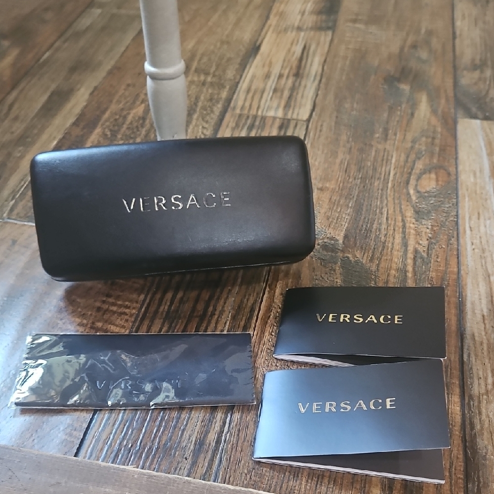 Versace Elegant‎ Black Leather Glasses Case/ Accessory Case And Cleaning Cloth.